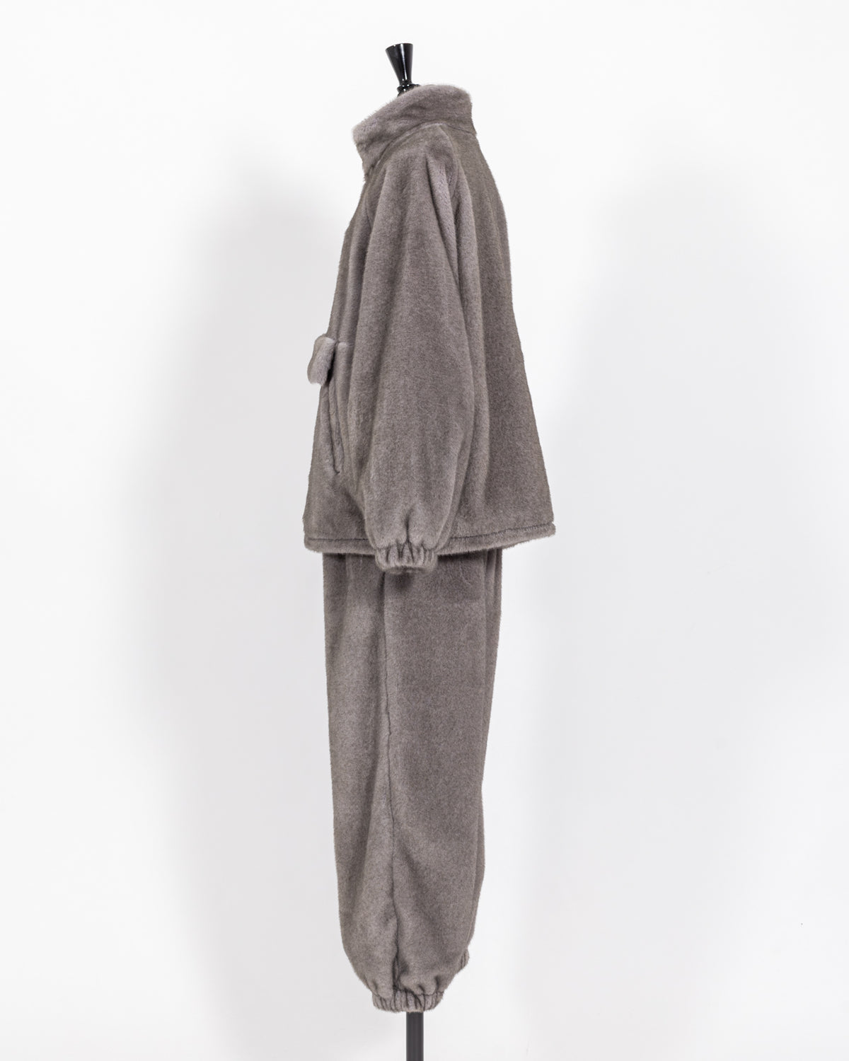 株式会社EUREKA OUTER FUR ANORAK