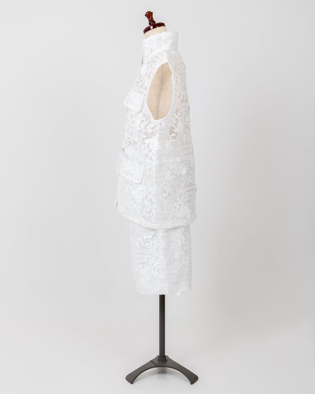 LACE VEST - WHITE