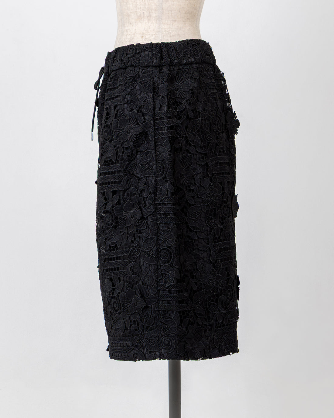 LACE SHORT PANT - BLACK